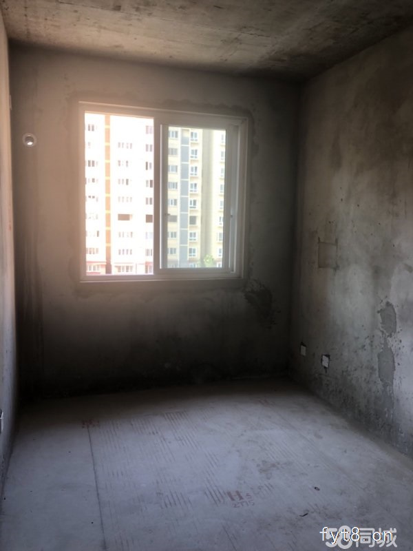 和顺小区电梯房117平方两梯三户边套低层采光好南北通透三室